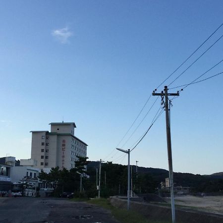 Shima Beach Hotel Toba Eksteriør billede