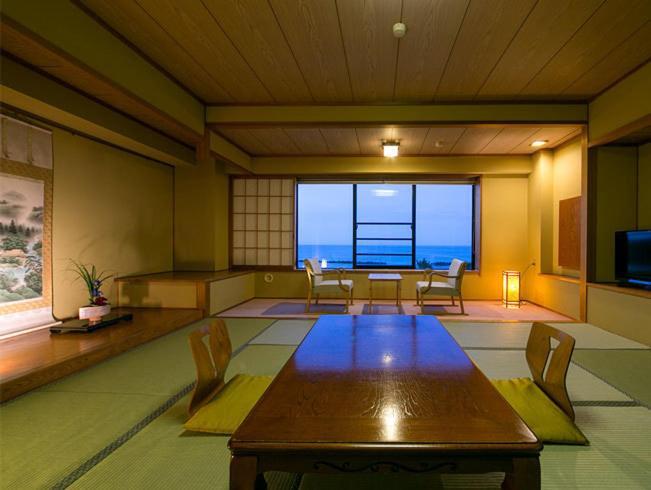 Shima Beach Hotel Toba Eksteriør billede